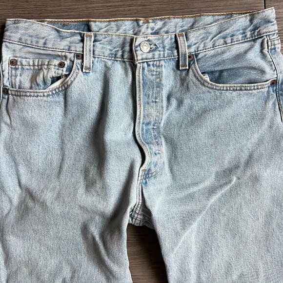 Vtg 90s Levi’s 501s Light Wash Straight Leg Button Fly Denim Jeans Size 33X31 - Picture 2 of 6